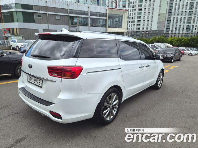 Kia Carnival 9-Seater Noblesse — пробег 173 447 км — фото 4 из 5