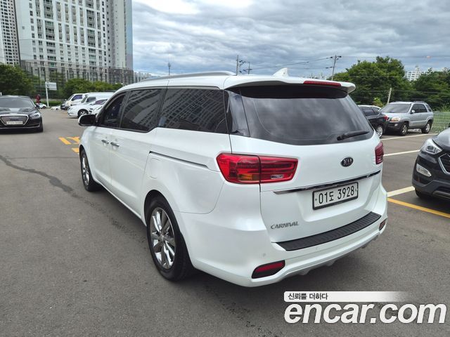 Kia Carnival 9-Seater Noblesse — пробег 173 447 км — фото 5 из 5