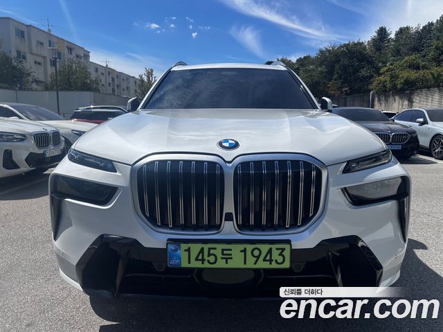 BMW X7 xDrive 40i M Sport 7STR — пробег 4 851 км — фото 2 из 5