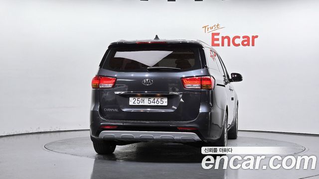 Kia Carnival из Кореи Encar