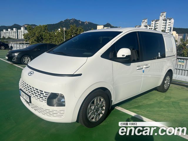 Hyundai Staria Cargo 5-Seater Modern — пробег 15 000 км — фото 2 из 5