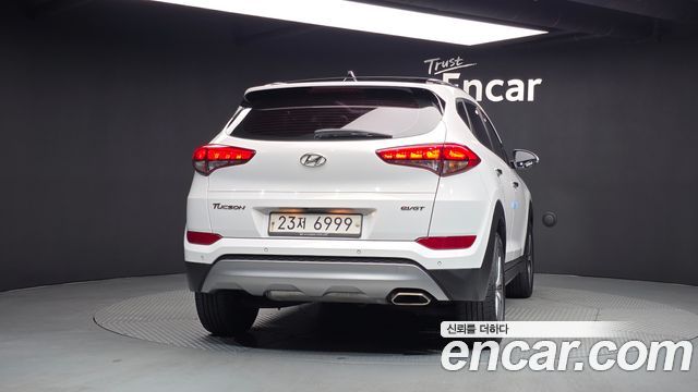 Hyundai Tucson Diesel 1.7 2WD Modern Fever — пробег 184 782 км — фото 4 из 5