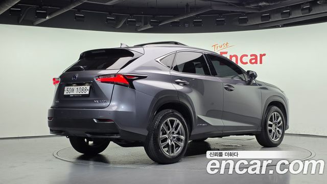 Lexus NX Supreme — пробег 82 702 км — фото 2 из 5