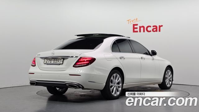 Mercedes-Benz E-Class из Кореи Encar