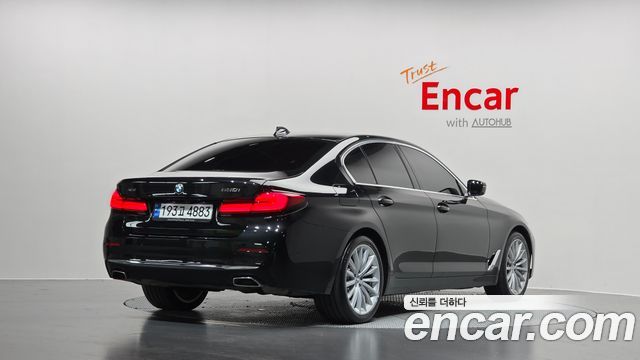BMW 5-Series 530i xDrive Luxury — пробег 49 382 км — фото 2 из 5