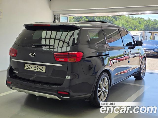 Kia Carnival из Кореи Encar