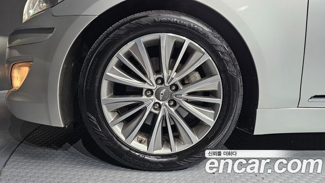 Hyundai Genesis из Кореи Encar
