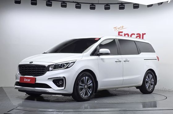 Kia Carnival 9-Seater Luxury — пробег 183 208 км — фото 1 из 5
