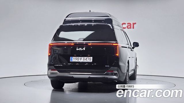Kia Carnival HEV 4Seater Hi-Limousine (Special) — пробег 18 582 км — фото 4 из 5