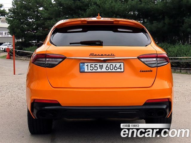 Maserati Levante из Кореи Encar
