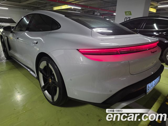 Porsche Taycan Base 4 — пробег 3 180 км — фото 4 из 5