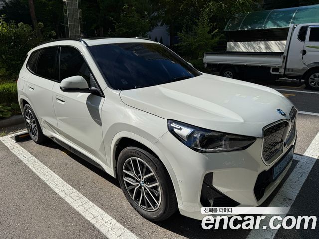 BMW iX1 eDrive 20 M Sport — пробег 399 км — фото 1 из 5