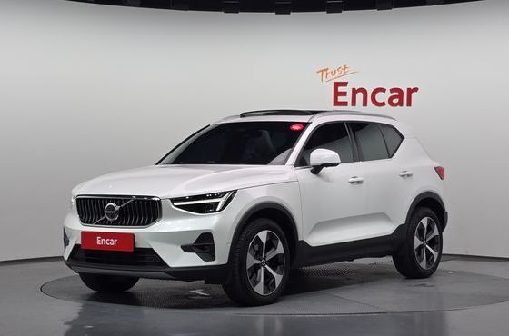 Volvo XC40 B4 Ultimate Bright — пробег 6 900 км — фото 1 из 5
