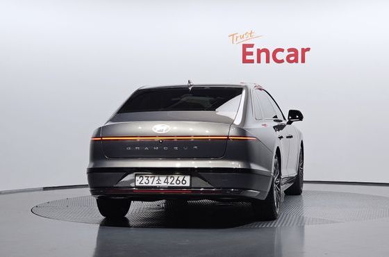 Hyundai Grandeur 2,5 Gasoline 2WD Calligraphy — пробег 45 085 км — фото 4 из 5
