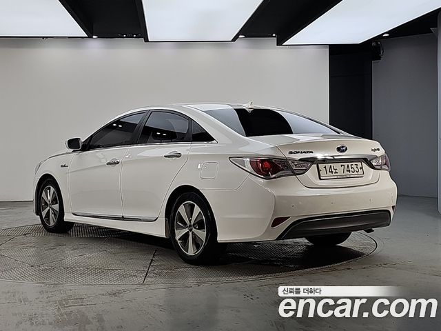 Hyundai Sonata 2.0 Premier — пробег 180 000 км — фото 3 из 5
