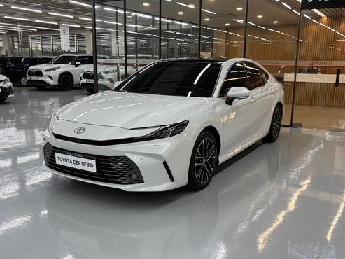 Toyota Camry 2.5 XLE Premium Hybrid — пробег 9 178 км — фото 1 из 5