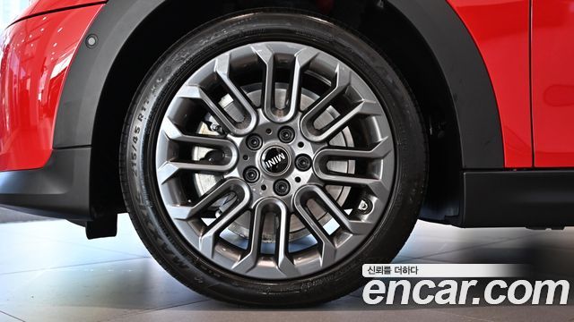 Mini Cooper Essential — пробег 4 154 км — фото 5 из 5