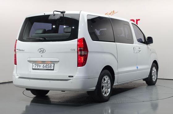 Hyundai Starex 12-Seater Wagon CVX Deluxe — пробег 38 785 км — фото 2 из 5