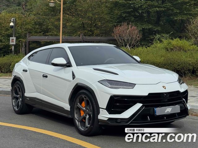 Lamborghini Urus из Кореи Encar