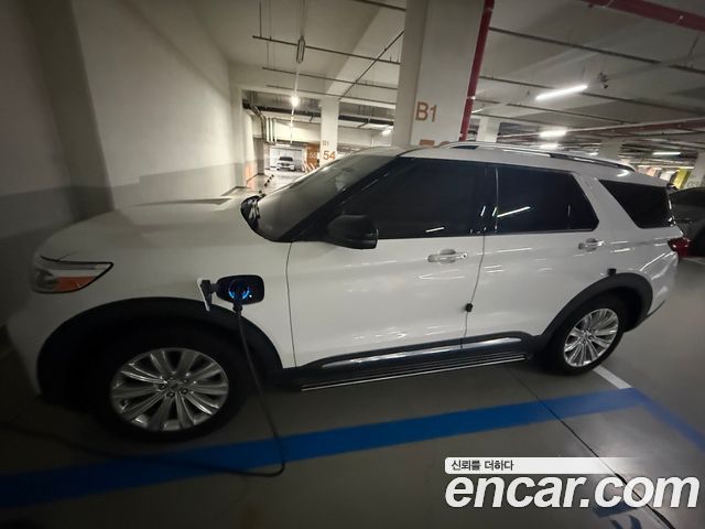 Ford Explorer 3.0 PHEV — пробег 45 750 км — фото 4 из 5