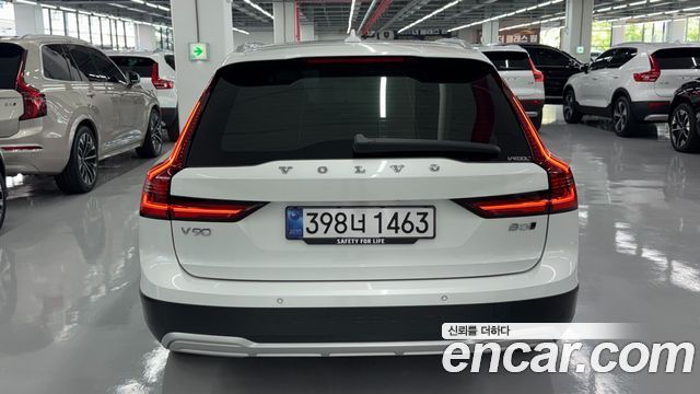 Volvo V90 B5 Ultra AWD — пробег 8 128 км — фото 4 из 5