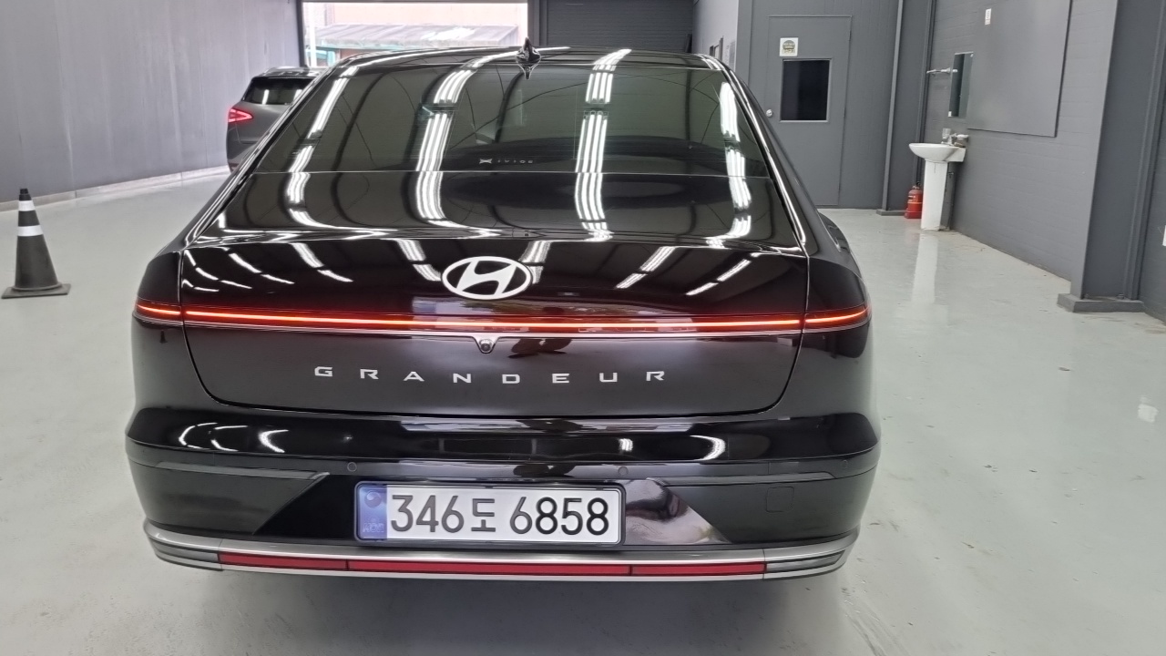 Hyundai Grandeur 3.5 LPG 2WD (Taxi) Deluxe — пробег 9 700 км — фото 4 из 5