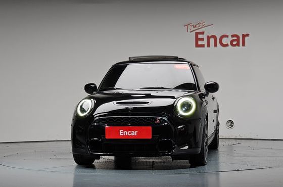 Mini Cooper Classic Launch Pack Third Generation — пробег 69 774 км — фото 3 из 5