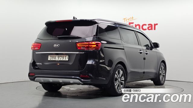Kia Carnival из Кореи Encar