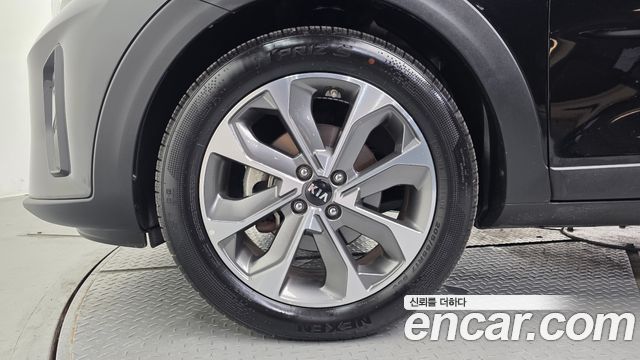 Kia Stonic из Кореи Encar
