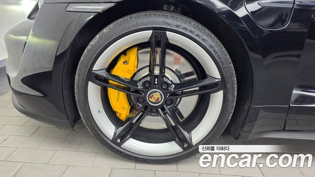 Porsche Taycan Base — пробег 49 472 км — фото 5 из 5