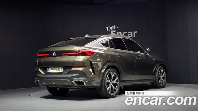 BMW X6 xDrive40i M Sport — пробег 66 467 км — фото 2 из 5