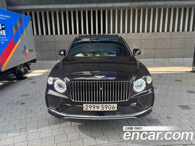 Bentley Bentayga 4.0 V8 EWB First Edition — пробег 9 815 км — фото 3 из 5