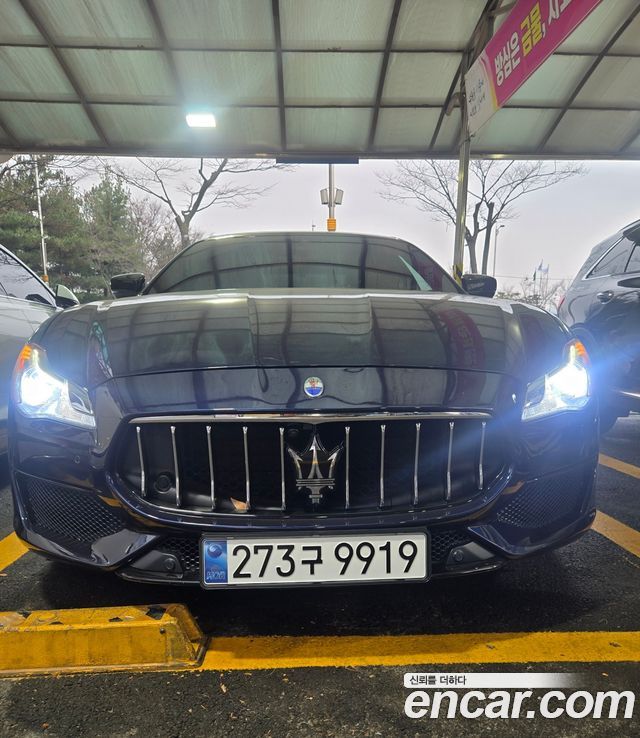 Maserati Quattroporte GTS 3.8 V8 — пробег 75 000 км — фото 1 из 5