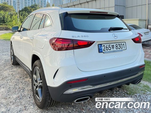 Mercedes-Benz GLA-Class GLA250 4MATIC — пробег 33 000 км — фото 5 из 5