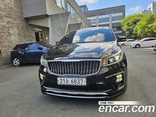 Kia Carnival 9-Seater Noblesse Special — пробег 163 000 км — фото 1 из 5