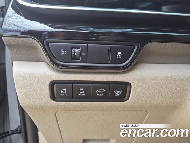 Kia Carnival HEV 7-Seater X Line — пробег 1 000 км — фото 5 из 5