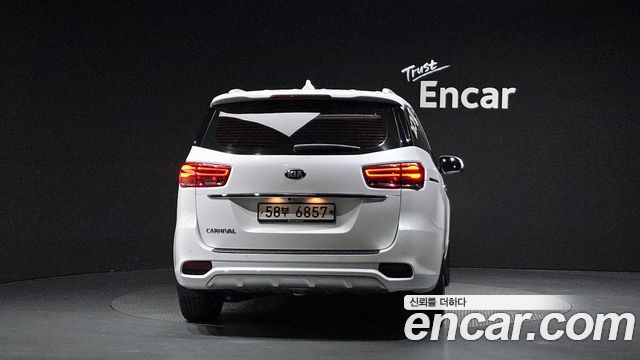Kia Carnival Gasoline 9-Seater Noblesse Special — пробег 88 350 км — фото 4 из 5