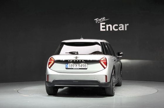 Mini Cooper 5Door Essential — пробег 9 887 км — фото 4 из 5