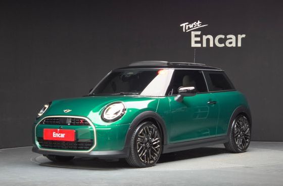 Mini Cooper Favoured — пробег 10 027 км — фото 1 из 5
