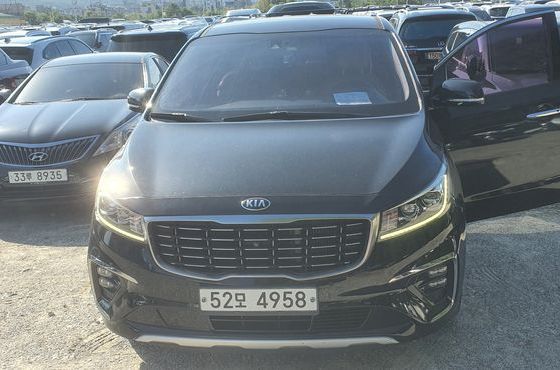 Kia Carnival 7-Seater Limousine VIP — пробег 93 793 км — фото 2 из 5