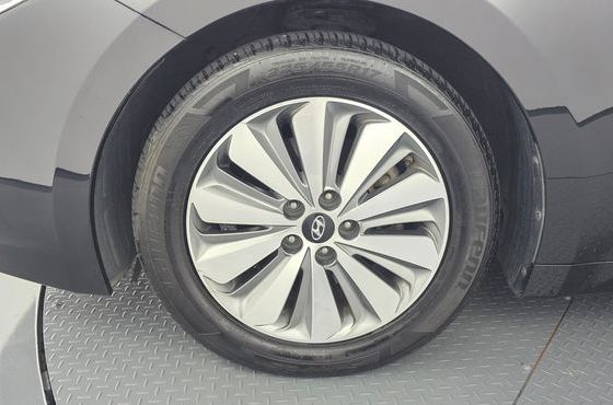 Hyundai Grandeur Premium — пробег 216 221 км — фото 5 из 5