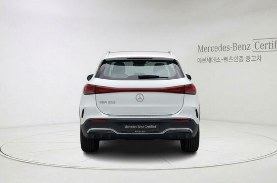 Mercedes-Benz EQA EQA250 AMG Line — пробег 10 276 км — фото 4 из 5