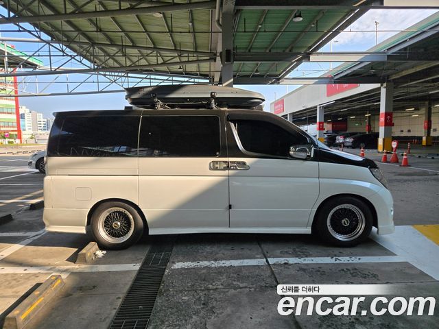Nissan Elgrand из Кореи Encar
