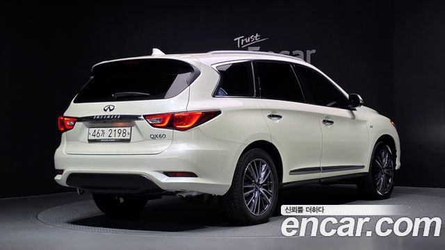 Infiniti QX60 3.5 AWD — пробег 135 484 км — фото 2 из 5