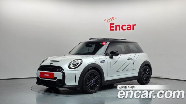 Mini Cooper Mayfield Edition 3rd — пробег 21 534 км — фото 1 из 5