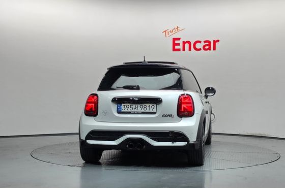 Mini Cooper Mayfield Edition 3rd — пробег 21 534 км — фото 4 из 5
