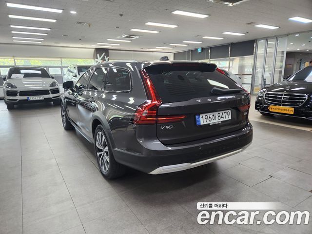 Volvo V90 B5 Ultimate AWD — пробег 91 535 км — фото 2 из 5
