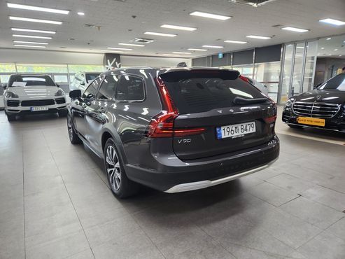 Volvo V90 B5 Ultimate AWD — пробег 91 535 км — фото 2 из 5