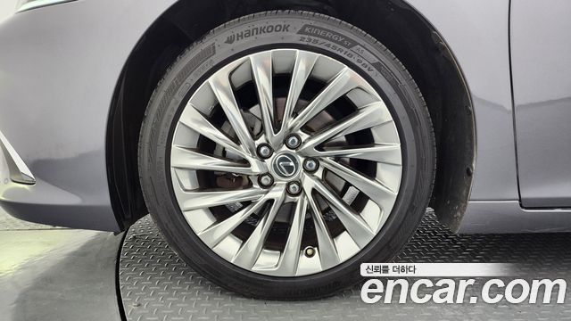 Lexus ES Luxury Plus — пробег 121 865 км — фото 5 из 5