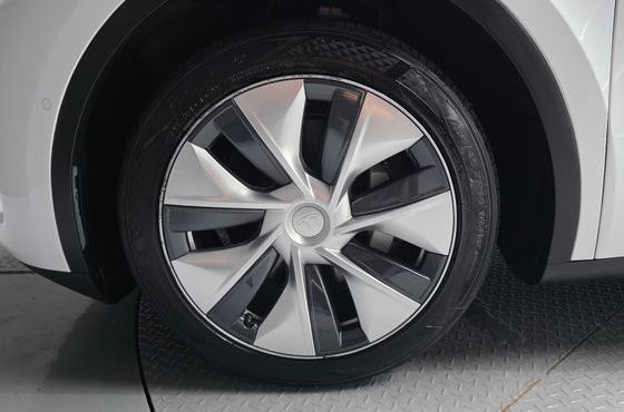Tesla Model Y Long Range AWD — пробег 63 878 км — фото 5 из 5